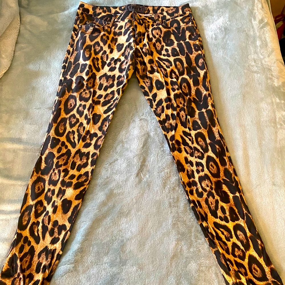 Tripp NYC skinny leopard pants